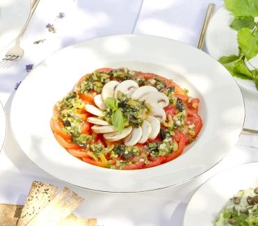 2011-06-tomatensalat-mit-champignons-an-olivenvinaigrette